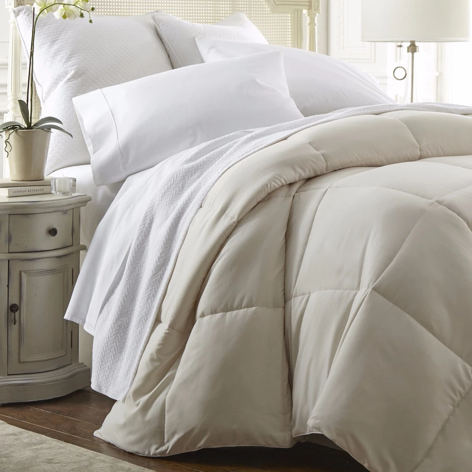 ienjoy Home IEH-COMF-10-2 Comforter, Size King - Ivory