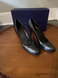 Stuart Weitzman tacco alto 8N incrociato punta aperta vernice stiletto nero - Foto 1 di 9