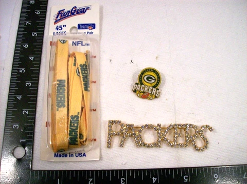 Vintage Lot of (3) NFC Green Bay Packers Collectables - Shoe Laces and Pins Cover