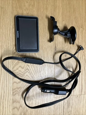 Garmin Nüvi 2340 GPS Navigationssystem, Inkl. Halterung und Kabel für Auto - Bild 1 von 3