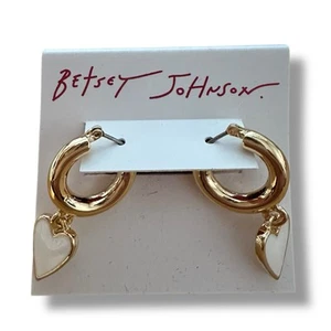 Betsey Johnson Gold Tone White Heart Metal Huggie Earrings NWT FAST SHIP - Picture 1 of 4