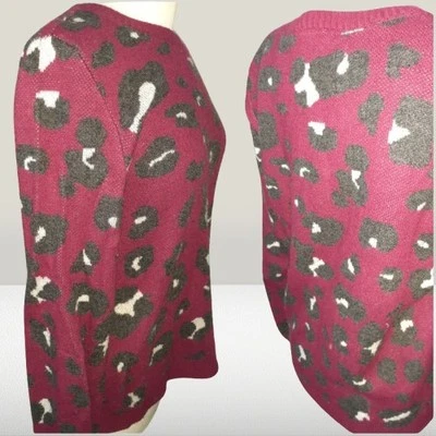 Suéter Loft Mediano/M Manchas Guepardo Negro Blanco Cuello en V Pullover Estampado Animal Foto 1 de 4