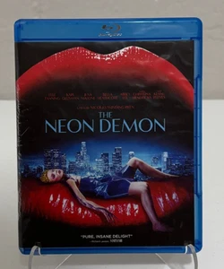 The Neon Demon (Blu-ray, 2016) Elle Fanning, Karl Glusman - Horror, Thriller - Picture 1 of 4