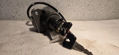 Ignition Switch Lock For Yamaha XJ550 Seca XJ600 XJ650 XJ750 XJ900 XV920SE 80-94 - Image 1 of 4