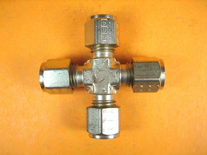 Parker CPI - 4 KBZ-B - 1/4" Rohr - Messing Union Cross - NEU - Bild 1 von 3