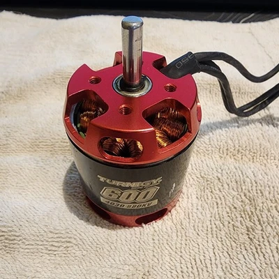 Motor eléctrico sin escobillas Turnigy 4030-880KV Foto 1 de 2