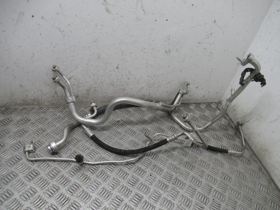 AUDI A3 S-LINE 2018 8V 1,5 TFSI automático MK3 5 puertas tubos de aire acondicionado mangueras (3x) REF6691 Foto 1 de 4