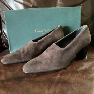 Robert Clergerie Made in France US8 AA Brown Suede Pumps - Picture 1 of 5