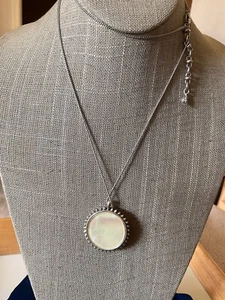 Lucky brand Reversible Pendant Necklace MOP Hammered Brass - Picture 1 of 10