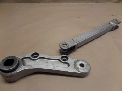 1986 KAWASAKI NINJA ZX 1000R  REAR BRAKE TORQUE LINK ARM / BRACKET / MOUNT - Image 1 of 4