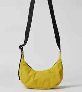 NUOVA borsa a tracolla Baggu Mini Crescent Nylon Charteuseall - Foto 1 di 4