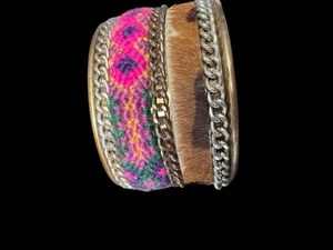 Pulsera rosa vintage tono cobre tejido geométrico y piel de vaca Western Chic BN1 - Imagen 1 de 4