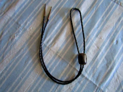 Collar de boda occidental vaquero cuerda de cuero de aleación de ónix negro natural Bolo Foto 1 de 4