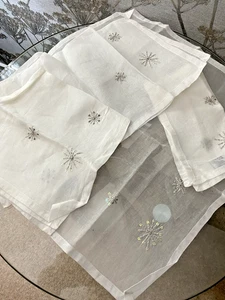 4 WHITE FINE COTTON LARGE TABLE NAPKINS~18" x 18"  SILVER EMBROIDERY~CHRISTMAS - Picture 1 of 2