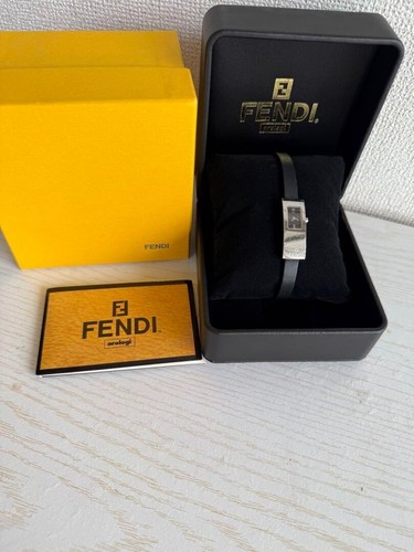 Orologio Fendi Orilogi 3300L donna quarzo cassa 13mm batteria sostituita