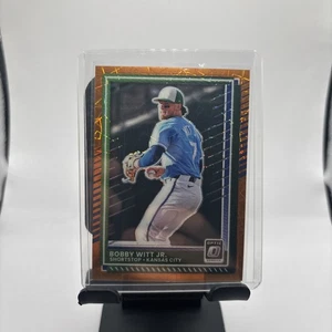 2025 Panini Donruss Bobby Witt Jr Orange Velocity Optic #27 - Foto 1 di 3