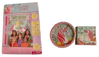 Lote de pancartas de pared de fiesta de feliz cumpleaños unicornio mágico con accesorios, platos y servilletas Foto 1 de 3
