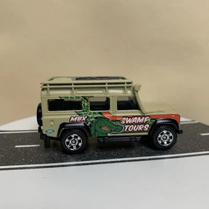 2015 Matchbox MBX Jungle #101 Land Rover Defender 110 Swamp Tours Light Brown NM - Picture 1 of 13