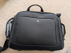 Black Gino Ferrari Briefcase/Laptop Bag/ Holdall With Shoulder Strap - Picture 1 of 14