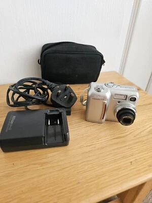 Nikon Coolpix 775 2.1MP CCD Sensor Digital Camera Digicam Silver + CF Card - Image 1 of 4