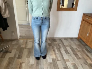 EDC hellblaue Jeans mit Schlag Gr. 38 - Bild 1 von 3