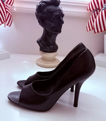 BOMBAS PEEP TOE GUCCI CUERO NEGRO Foto 1 de 4