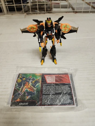 Hasbro Transformers Generations Combiner Wars 2016 Botcon Exc. Airazor Cover