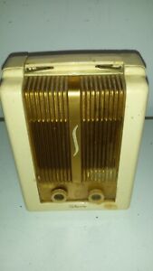 1948 Ivory “Refrigerator” Portable Tube Radio Silvertone Model 9260 Heard Sound