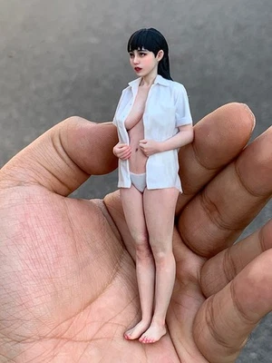 Diorama de resina 1:18 camisa blanca niña miniatura estatuilla muñeca juguetes accesorios de escena Foto 1 de 4