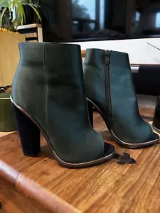 TOPSHOP Emerald Green Peep Toe Ankle Boots UK 4 | Zip Up | Block Navy Heel - Picture 1 of 5