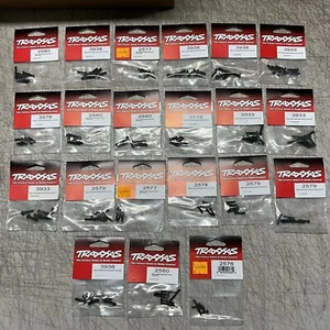 Traxxas Lot Of 21 Bags BUTTON HEAD SCREWS New - Picture 1 of 1