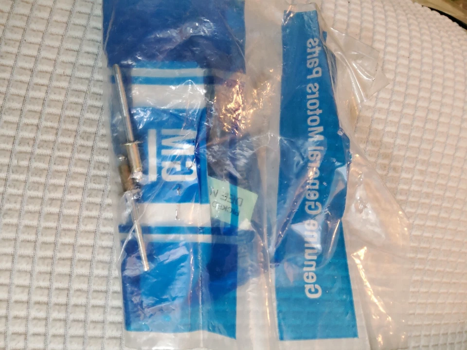 Remaches reguladores puerta delantera-ventana Saturn GM 2008 OEM Astra 9440392. JUEGO DE 2 Foto 1 de 1