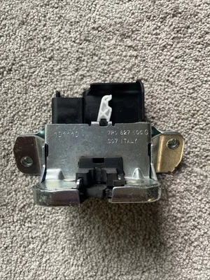 Actuador de cerradura de puerta trasera para Volkswagen Touareg 2011-2018 SUV Foto 1 de 4