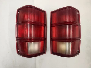 1986-1992 OEM Jeep Comanche MJ Tail Lights Lamps Set LH & RH Pioneer Eliminator - Picture 1 of 8