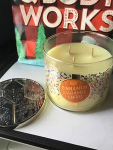 BATH & BODY WORKS CINNAMON CARAMEL SWIRL CANDLE 3 WICK LARGE 14.5OZ - Picture 1 of 1