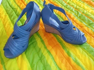 Cole Haan Women’s 7.5 B Harbour Blue Leather Wood Wedge Heel Shayna Pleat - Picture 1 of 7