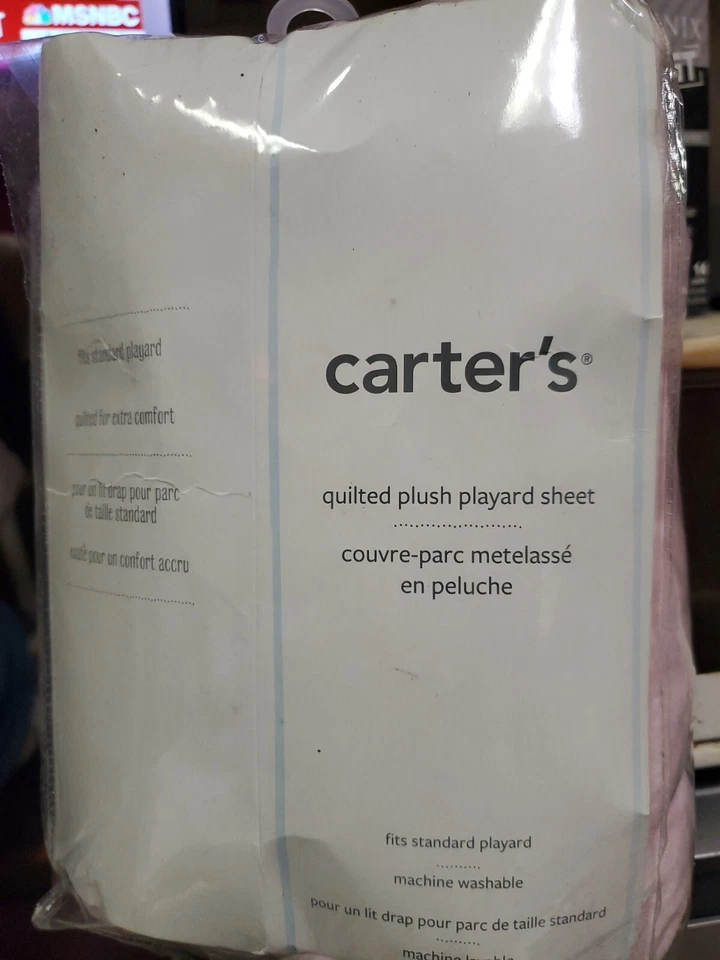 Sábana acolchada Carter's® Playard en rosa Foto 1 de 1