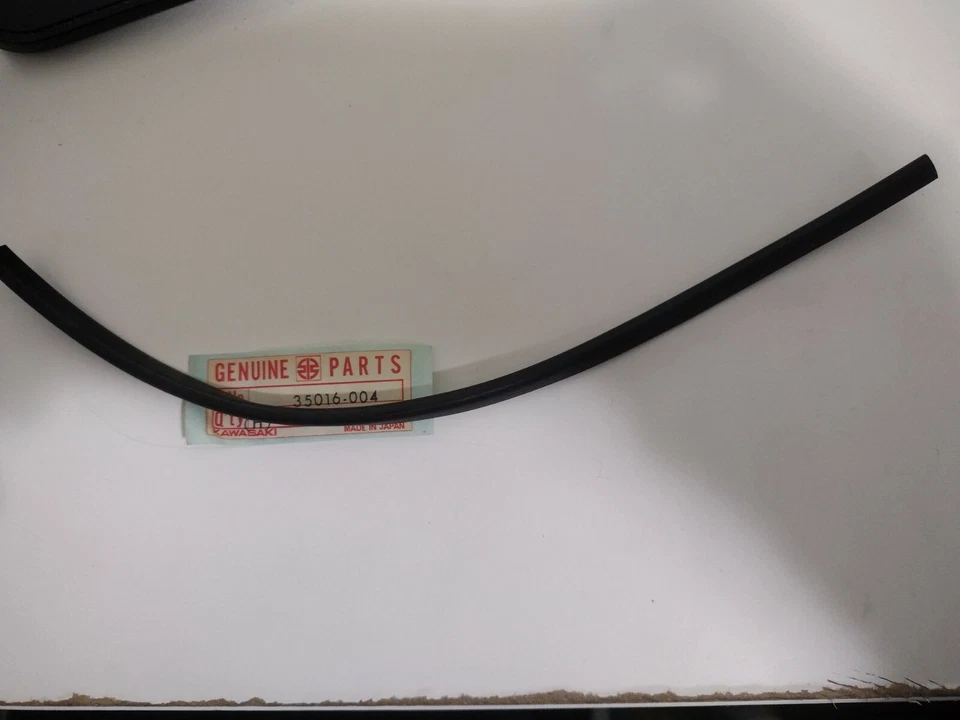 Резиновый амортизатор Kawasaki 35016-004 F81M F8 F5 F9 новый из старых запасов винтажный от оригинального производителя - Изображение 1 из 1