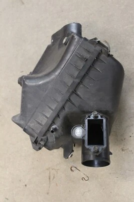 Limpiador de carcasa de caja de aire de admisión Toyota Solara V6 1999-2003 Foto 1 de 4