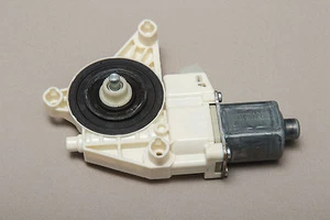 Genuine Mercedes C GLK E SLS Front Right Door window regulator motor A2048200242 - Picture 1 of 3