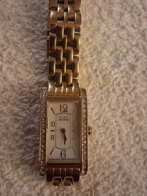 Novo Relógio Citizen Feminino Cristal Eco-Drive Dourado Petite Palidoro 30x15 mm - Imagem 1 de 4