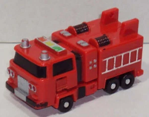 1984 Remco Fire Truck Transforming Robot Tractor Red - Picture 1 of 3