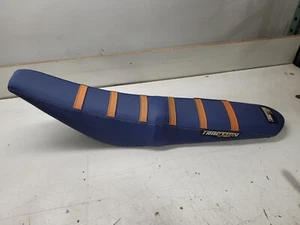 2023 KTM 350 Xcf Seat Gripper Blue And Orange - Picture 1 of 4