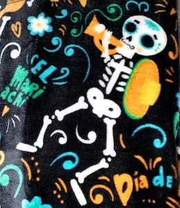 Day of the Dead "El Mariachi" Skeletons Velvety Plush Throw Blanket 50"X70" NWT - Picture 1 of 10