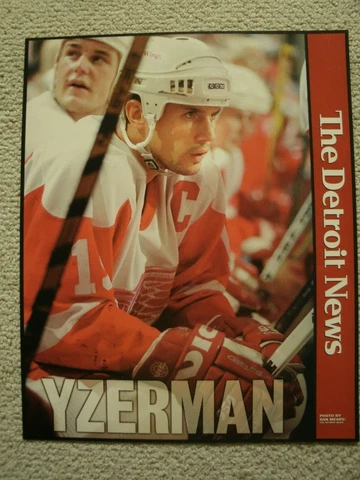 DETROIT RED WINGS 10 X 13 COLLECTOR CARD STEVE YZERMAN DETROIT NEWS Cover