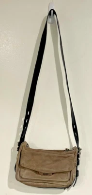 Bolso Bandolera Rag & Bone New York Gamuza en Marrón Tostado con Correas Negras Foto 1 de 4
