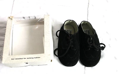 Zapatos de gamuza negros para bebé Gap talla 4 Foto 1 de 3