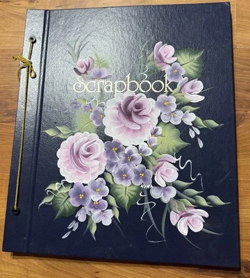 Álbum de recortes vintage Jumbo atado con cuerdas pintado a mano a páginas pintura de toile Foto 1 de 4