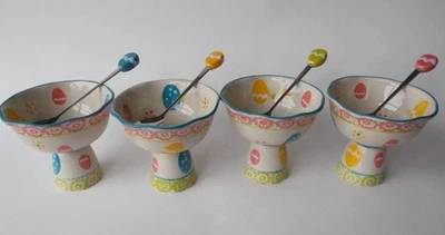 Juego de 4 platos de postre helado huevo de Pascua del Viejo Mundo tentaciones con cucharas--NUEVO Foto 1 de 4