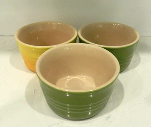 NUEVO Gres Le Creuset Amarillo Verde Ramekins Tamaño 3.5 OZ (lote de 3) - Imagen 1 de 7